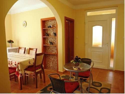 Apartment Villa Attila Heviz Exterior photo